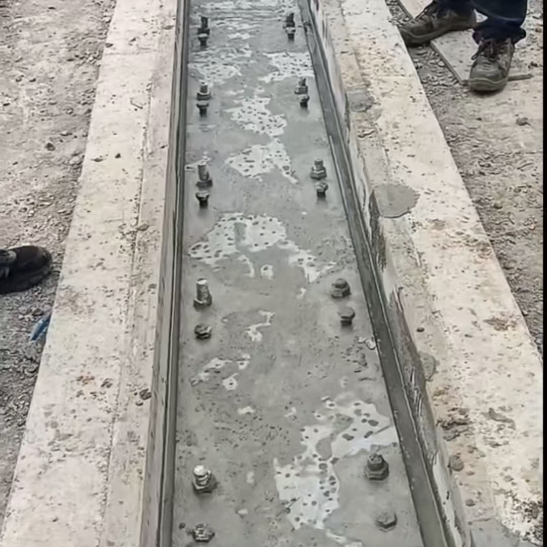 和政港口码头起重机龙门吊重型机械设备稳固用早强快凝轨道胶泥